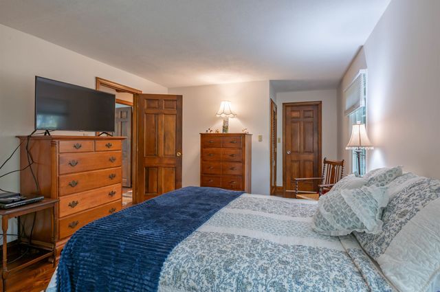 9 Maple Avenue, Atkinson, NH 03811