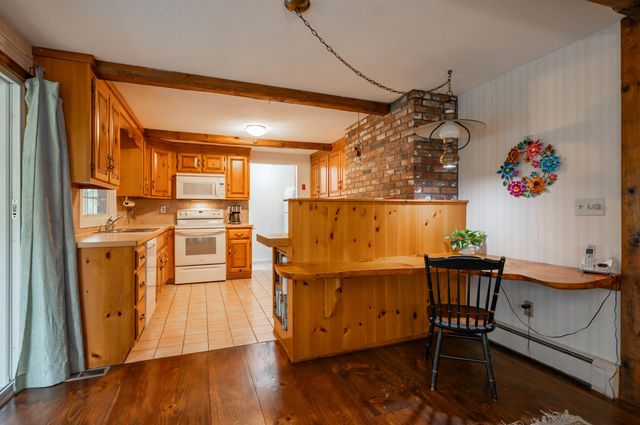 9 Maple Avenue, Atkinson, NH 03811