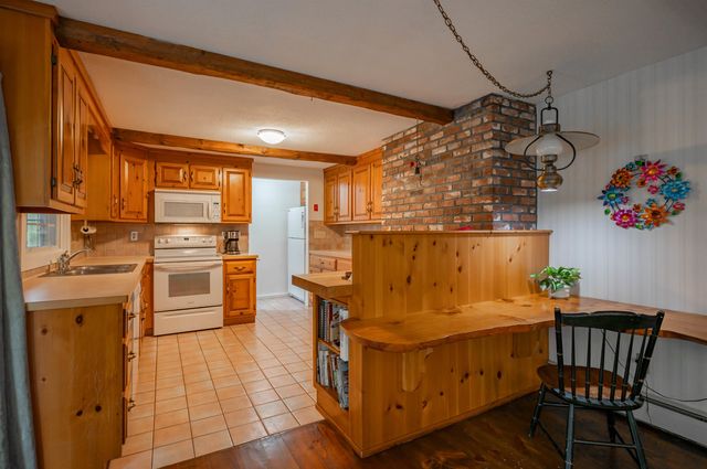 9 Maple Avenue, Atkinson, NH 03811