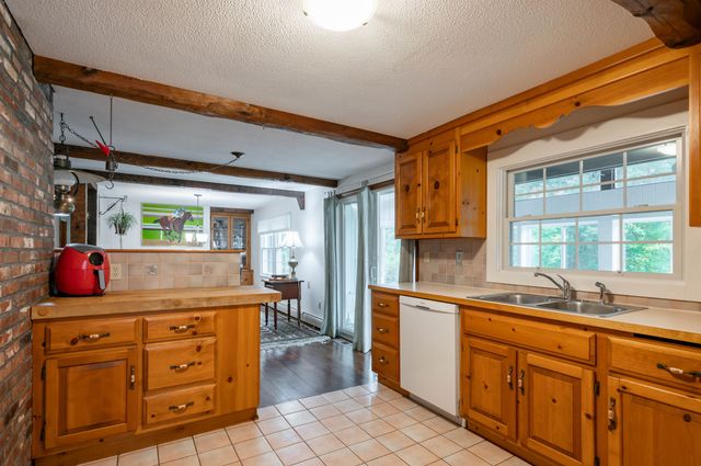 9 Maple Avenue, Atkinson, NH 03811