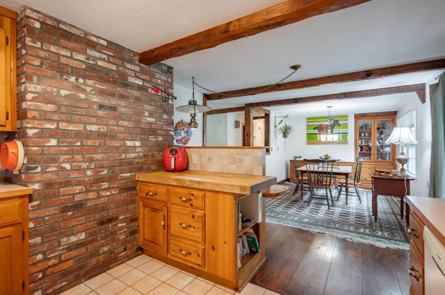 9 Maple Avenue, Atkinson, NH 03811