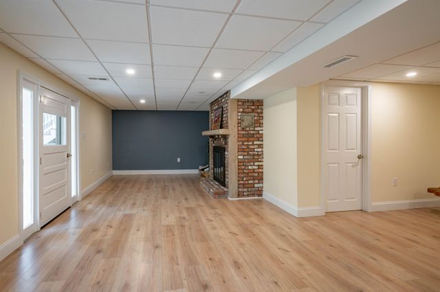 9 Maple Avenue, Atkinson, NH 03811