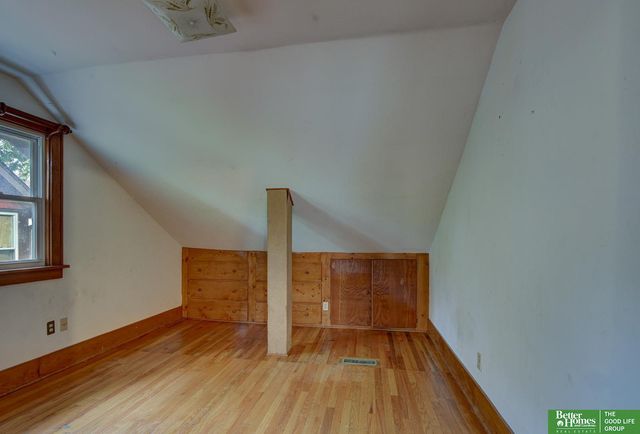 3041 Ida Street, Omaha, NE 68112