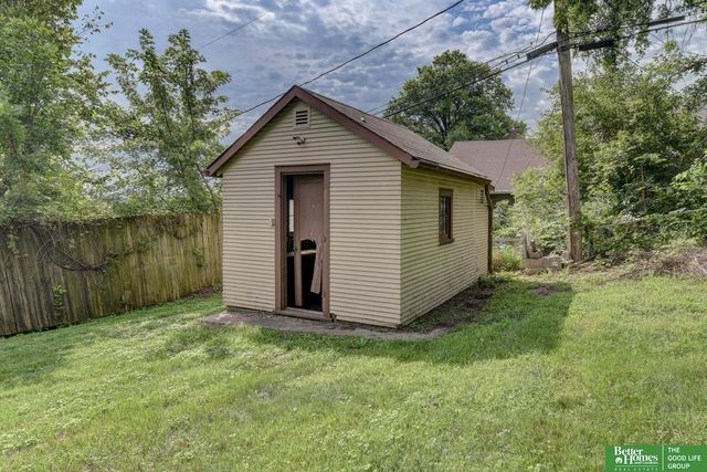 3041 Ida Street, Omaha, NE 68112