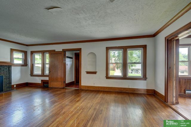3041 Ida Street, Omaha, NE 68112
