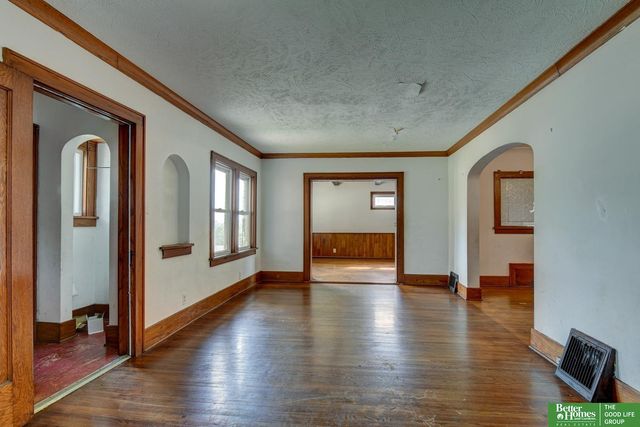 3041 Ida Street, Omaha, NE 68112
