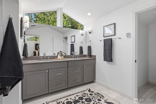 2415 NE 77th Street, Seattle, WA 98115
