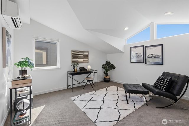 2415 NE 77th Street, Seattle, WA 98115