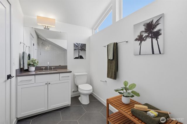 2415 NE 77th Street, Seattle, WA 98115