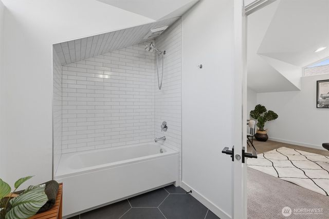 2415 NE 77th Street, Seattle, WA 98115