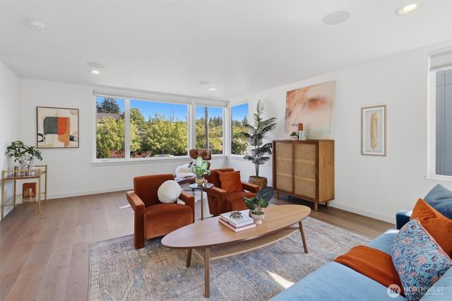 2415 NE 77th Street, Seattle, WA 98115