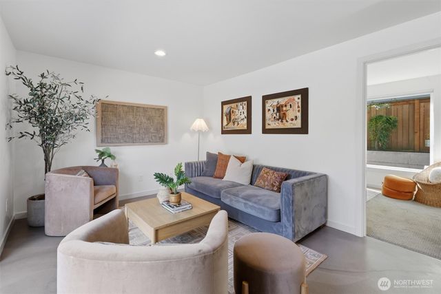 2415 NE 77th Street, Seattle, WA 98115
