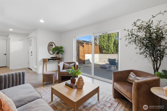 2415 NE 77th Street, Seattle, WA 98115