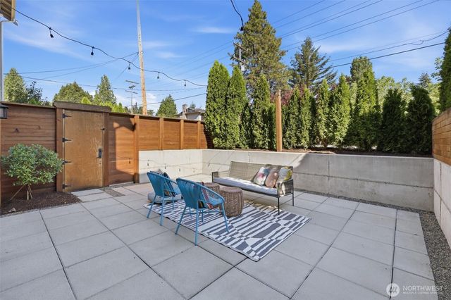 2415 NE 77th Street, Seattle, WA 98115