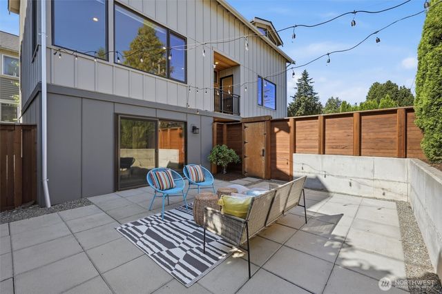 2415 NE 77th Street, Seattle, WA 98115