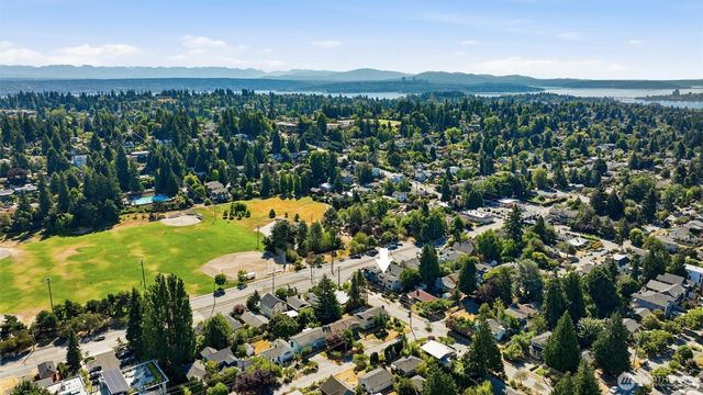 2415 NE 77th Street, Seattle, WA 98115