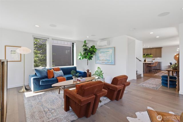 2415 NE 77th Street, Seattle, WA 98115