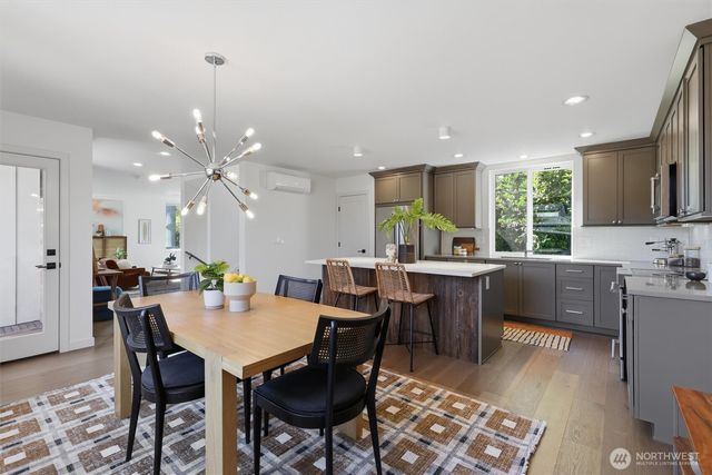 2415 NE 77th Street, Seattle, WA 98115