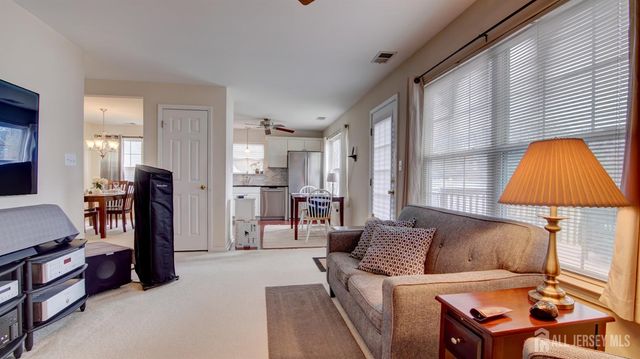 32 Manley Road, Pennington, NJ 08534