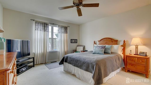 32 Manley Road, Pennington, NJ 08534