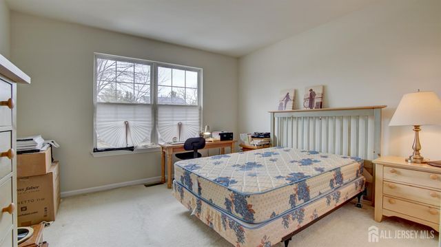 32 Manley Road, Pennington, NJ 08534