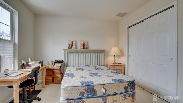 32 Manley Road, Pennington, NJ 08534