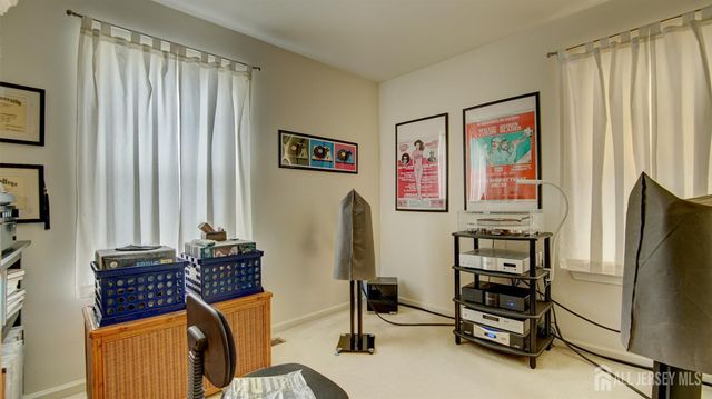 32 Manley Road, Pennington, NJ 08534