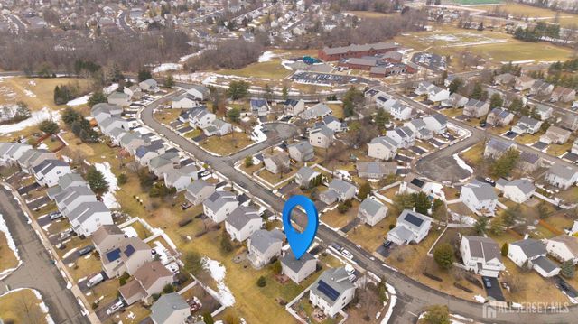 32 Manley Road, Pennington, NJ 08534