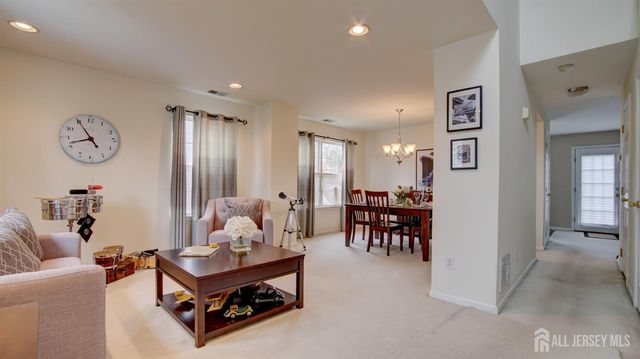 32 Manley Road, Pennington, NJ 08534