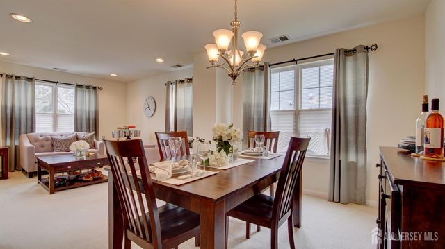 32 Manley Road, Pennington, NJ 08534