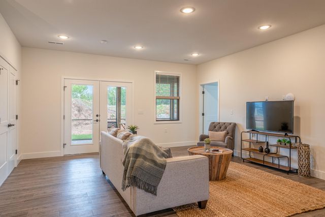 5955 S Farm Road 163 206b, Springfield, MO 65810