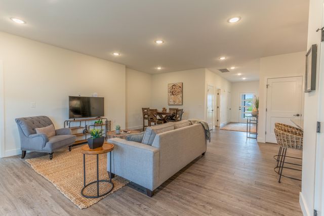 5955 S Farm Road 163 206b, Springfield, MO 65810