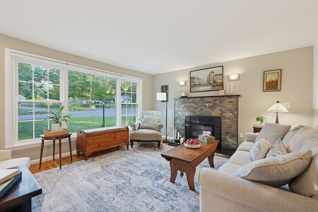 19 Polley Rd, Westford, MA 01886