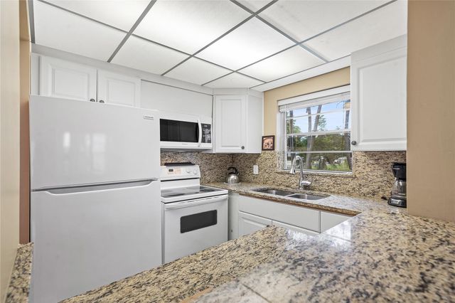 489 Tilford 489, Deerfield Beach, FL 33442