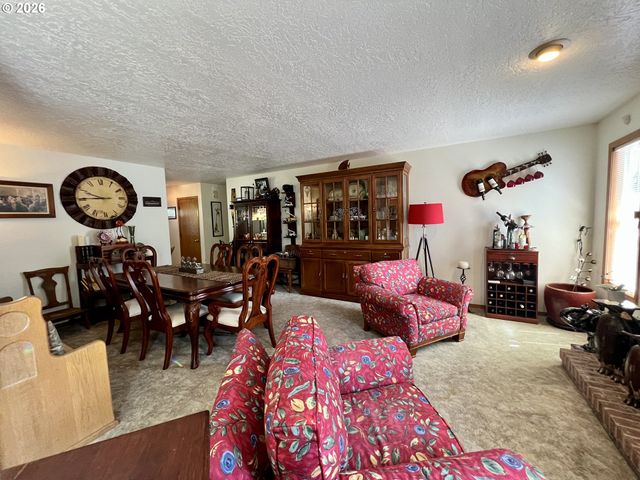 1387 Se EVANS Loop, Troutdale, OR 97060