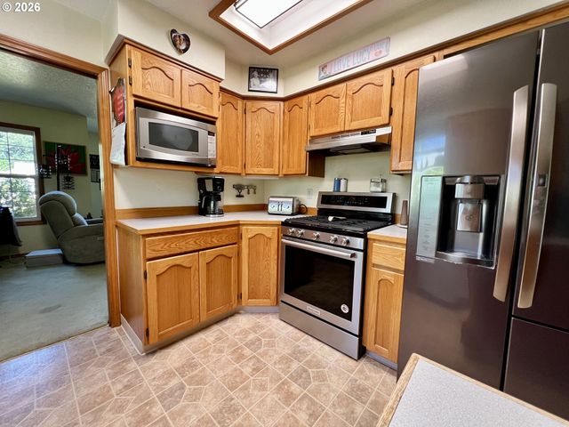 1387 Se EVANS Loop, Troutdale, OR 97060