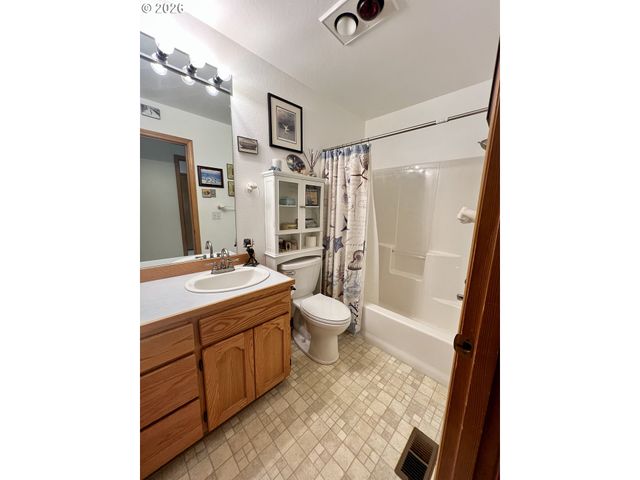 1387 Se EVANS Loop, Troutdale, OR 97060