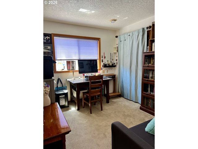 1387 Se EVANS Loop, Troutdale, OR 97060