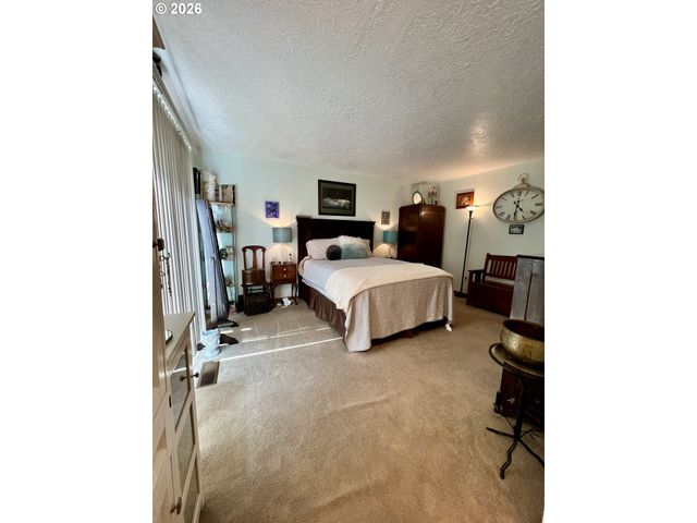 1387 Se EVANS Loop, Troutdale, OR 97060
