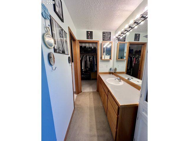 1387 Se EVANS Loop, Troutdale, OR 97060