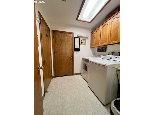 1387 Se EVANS Loop, Troutdale, OR 97060