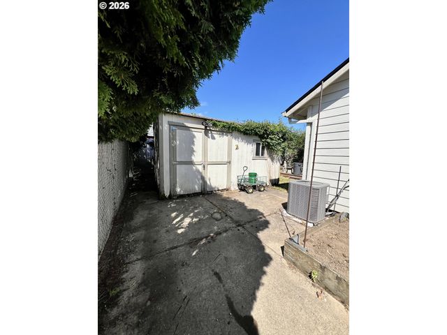 1387 Se EVANS Loop, Troutdale, OR 97060
