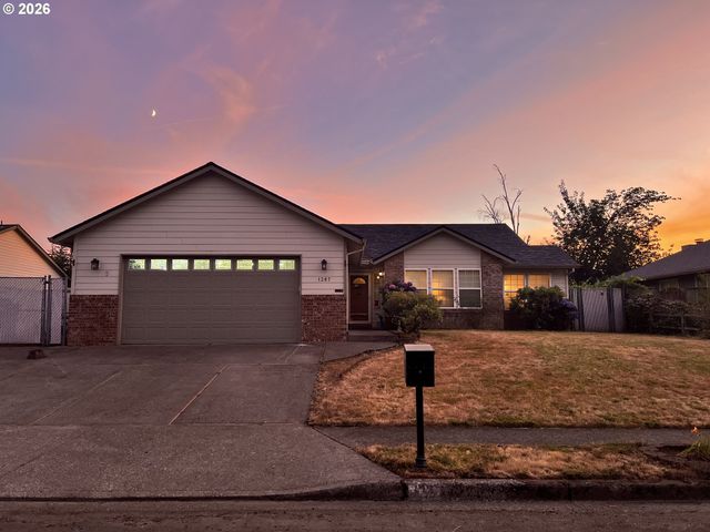 1387 Se EVANS Loop, Troutdale, OR 97060