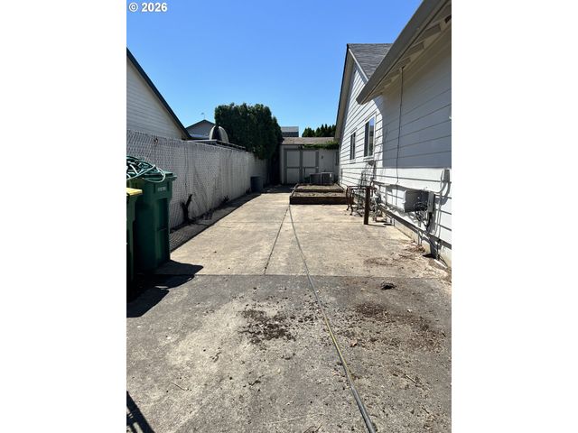 1387 Se EVANS Loop, Troutdale, OR 97060