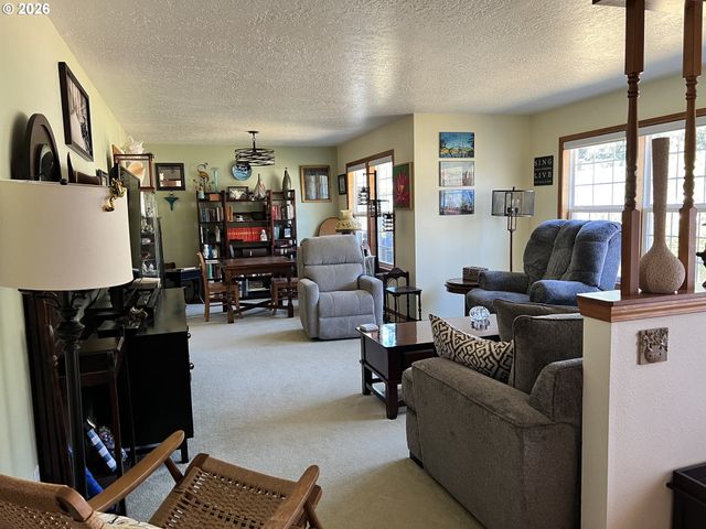 1387 Se EVANS Loop, Troutdale, OR 97060