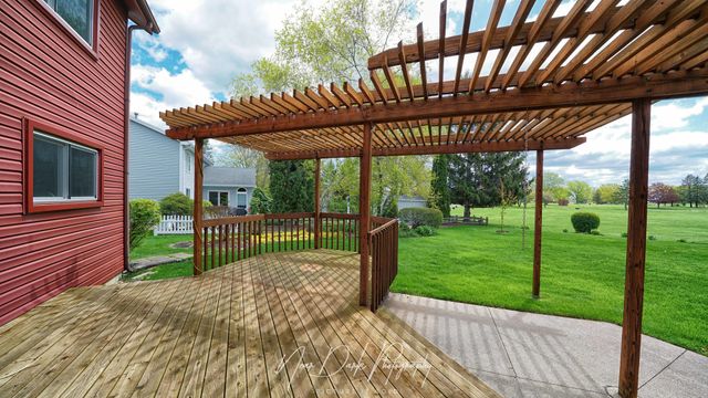 17271 W Huntington Circle, Grayslake, IL 60030