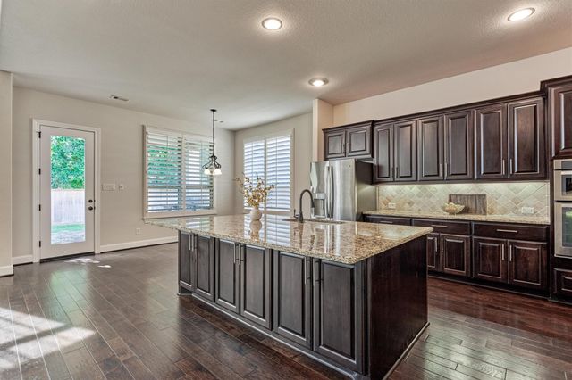25 Red Moon Place, The Woodlands, TX 77375