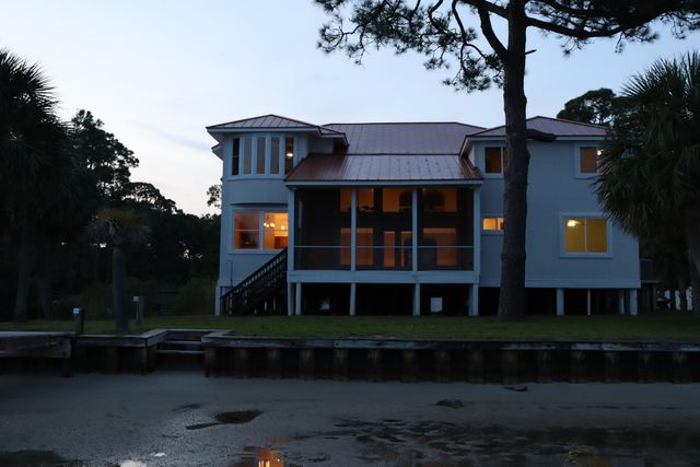 431 Atwater Court, Mary Esther, FL 32569