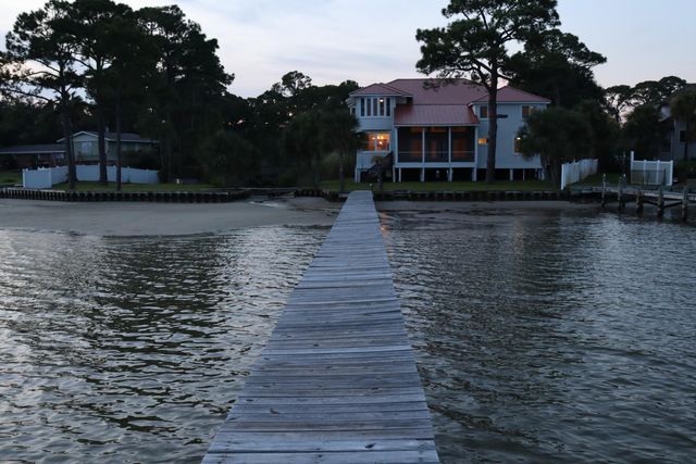 431 Atwater Court, Mary Esther, FL 32569