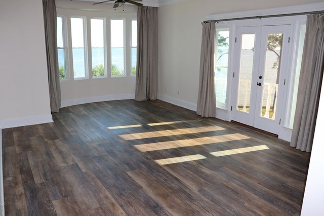 431 Atwater Court, Mary Esther, FL 32569